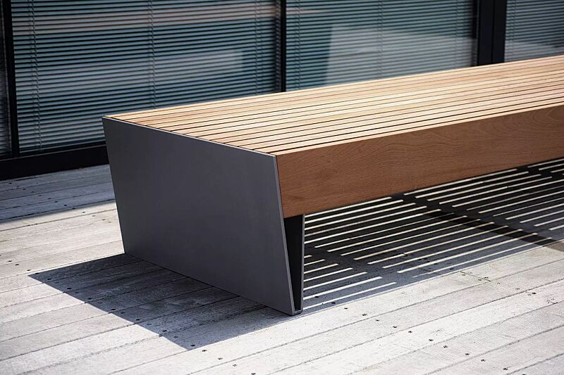 Sitzbank BLOCQ ohne Rückenlehne, Sitztiefe 780 mm, mit Jatobaholzbelattung, Stahlteile in RAL 9007 graualuminium