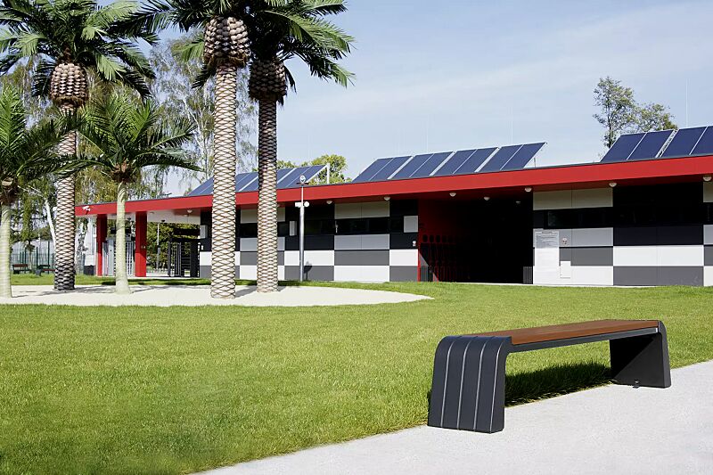 Sitzbank VEGA ohne Rückenlehne, Stahlteile in RAL 7021 schwarzgrau, Beton beschichtet in Farbe graphit