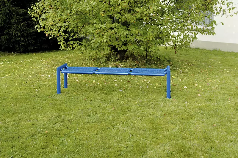 Sitzbank SEVERO ohne Rückenlehne in RAL 5017 verkehrsblau