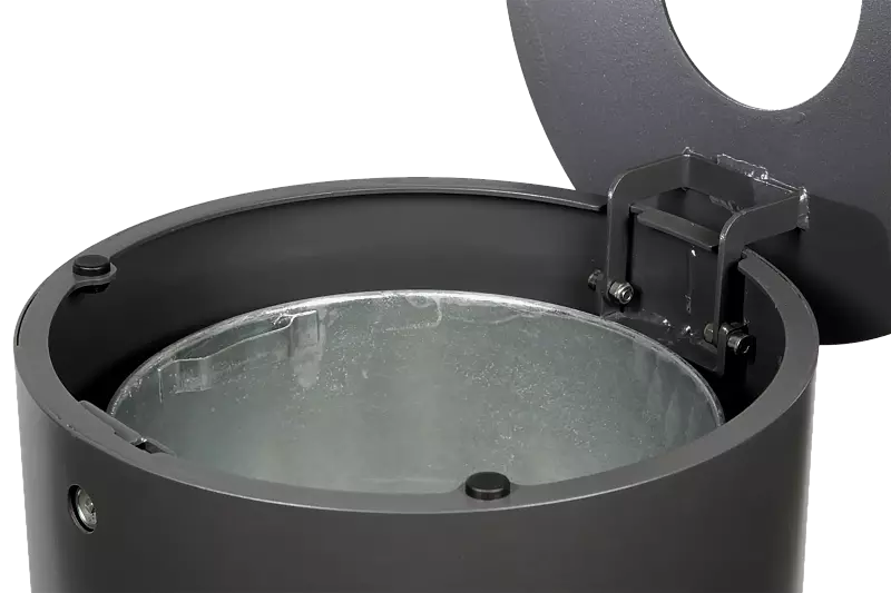 Detail: Deckelscharnier und Innenbehälter