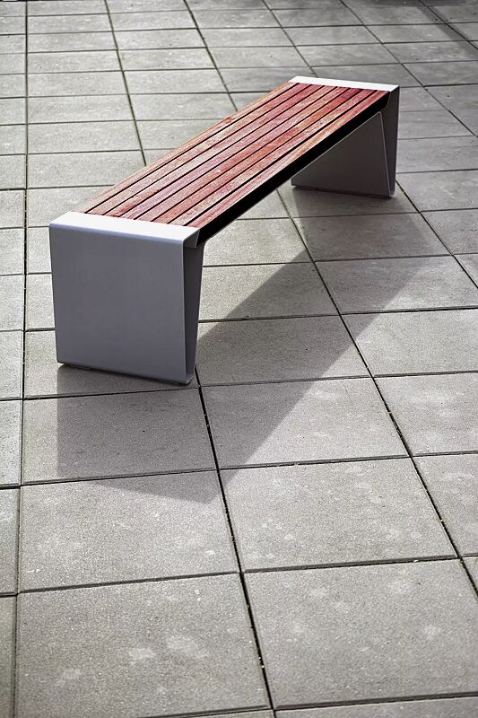 Sitzbank RADIUM ohne Rückenlehne, mit Jatobaholzbelattung, Stahlteile in RAL 9007 graualuminium