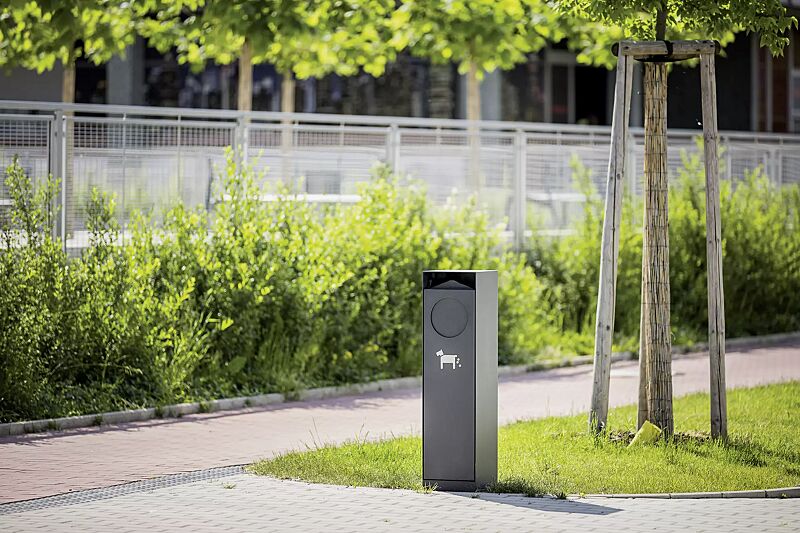 Hundetoilette CRYSTAL in RAL 7016 anthrazitgrau, Siebdruck in RAL 9003 signalweiß