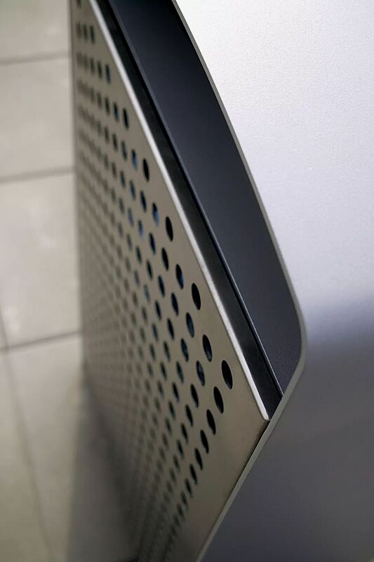 Detail: perforiertes Stahlblech