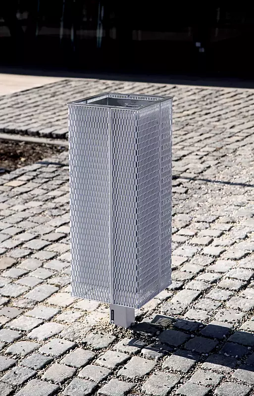 Abfallbehälter NANUK, Korpus: Streckmetall, in RAL 9006 weißaluminium