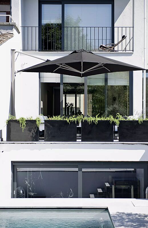 Freiarmschirm SINGLE POLE, quadratisch, zur Wandbefestigung