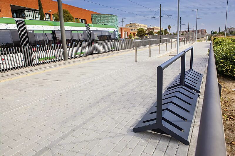 Fahrradständer VELO mit Griffstange, doppelseitig, 2 Stellplätze, in DB 703 eisenglimmer