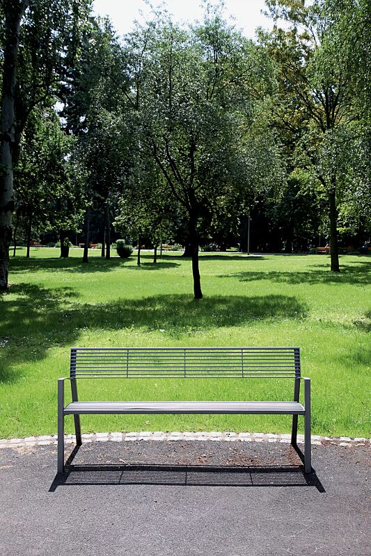 Sitzbank VERA mit Rückenlehne und Armlehnen, in RAL 9007 graualuminium