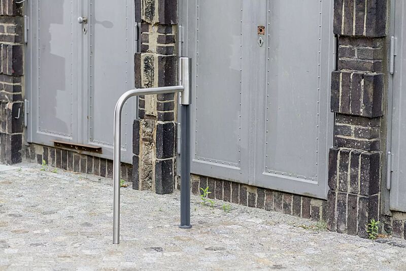 Anlehnbügel EVEOLE in Edelstahl und DB 703 eisenglimmer