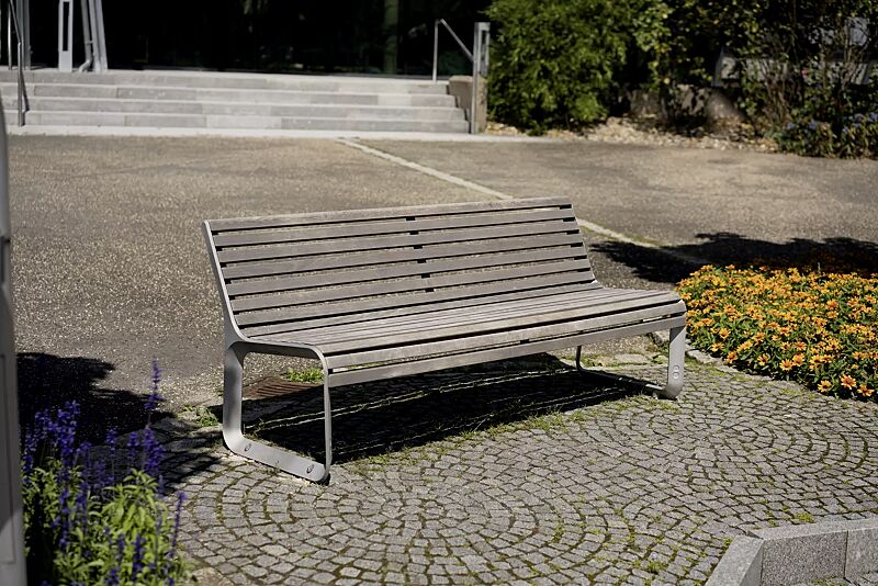 Sitzbank PORTIQOA mit Rückenlehne, mit Robinienholzbelattung