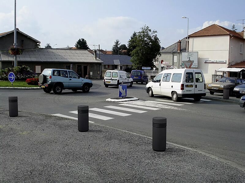 Abwehrpoller URBINOS, in RAL 905 tiefschwarz