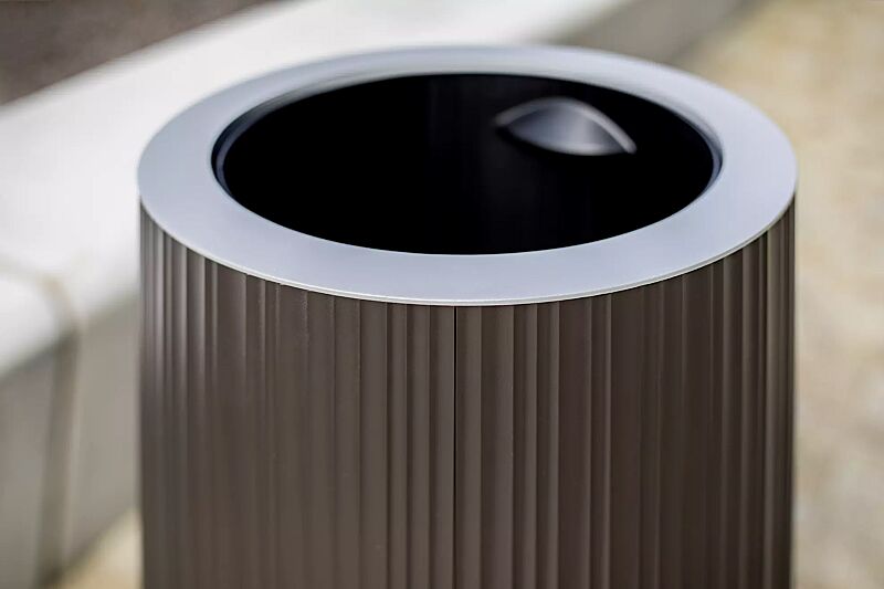 Detail: Einwurföffnung