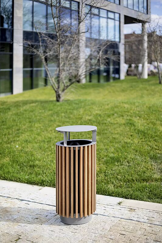 Abfallbehälter QUINBIN, rund, mit Schutzdach, Korpus: Jatobaholzbelattung, Stahlteile in RAL 9007 graualuminium