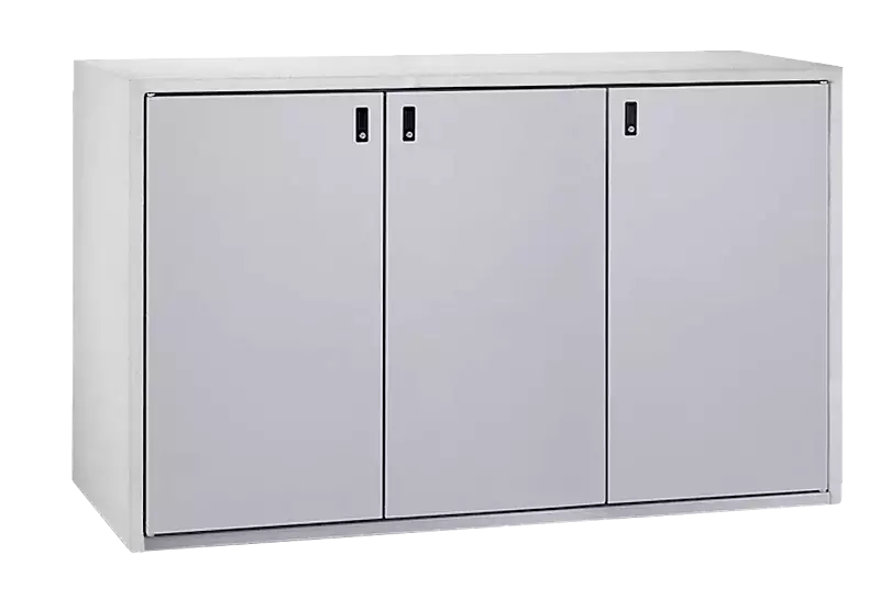 Müllbehälter-Dreifachschrank SWANLEY, Korpus Sichtbeton glatt, Türen in RAL 9006 weißalumimium