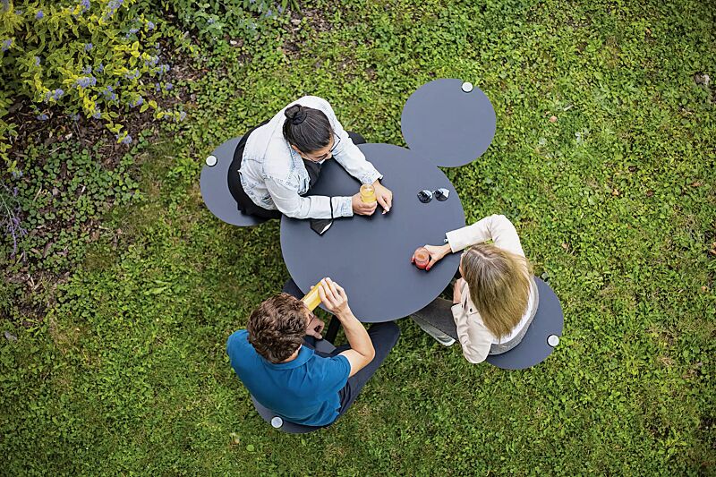 Bank-Tisch-Kombination ORBIT mit rundem Tisch, 4-Sitzer, HPL-Auflage in schwarz, Stahlteile in RAL 9005 tiefschwarz