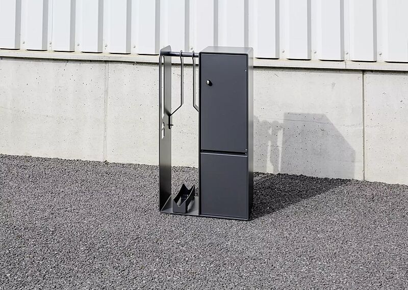 Fahrrad-Abstellanlage VELO-CONNECTOR mit Ladeschließfach, Radeinstellung links, Münzpfandschloss, Stahlteile in RAL 7016 anthrazitgrau