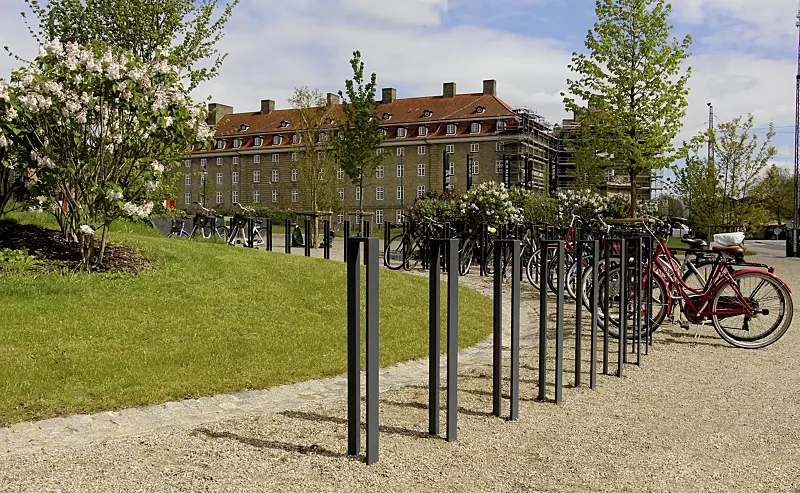 Anlehnbügel LOWELL, zum Einbetonieren, in RAL 7021 schwarzgrau