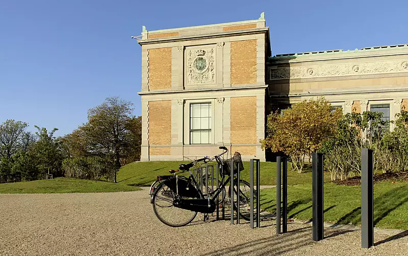 Anlehnbügel LOWELL, zum Einbetonieren, in RAL 7021 schwarzgrau