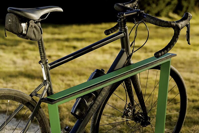 Detail: Das obere schräg angebrachte Element ist mit einem integrierten, widerstandsfähigen Gummistreifen ausgerüstet