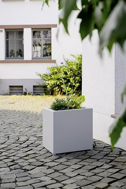 Pflanzbehälter MALOUT NEW, quadratisch, 35 Liter, Höhe 400 mm, Stahlteile in RAL 9006 weißaluminium