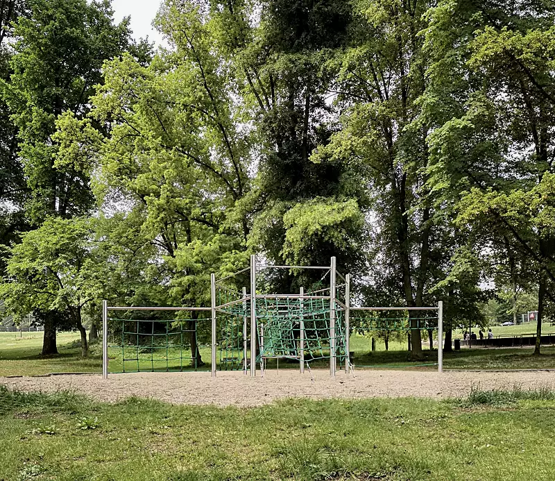 Kletteranlage MATAS, Kletterseile in grün