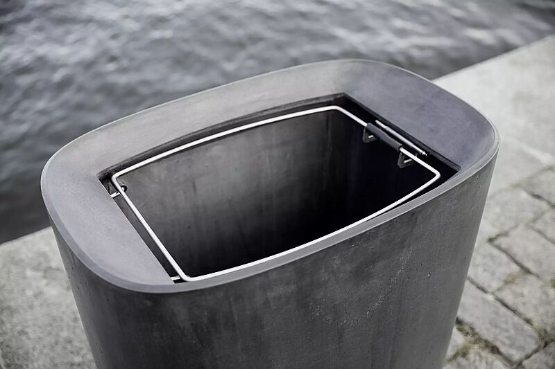 Detail: Abfallsackhalterung