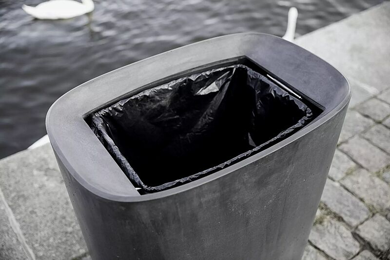 Detail: Abfallsackhalterung