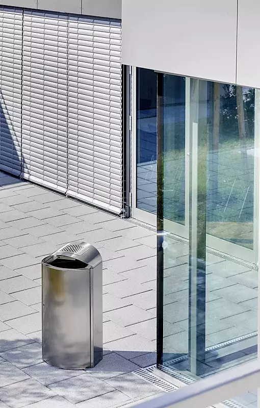 Abfallbehälter CAPITAL, 90 Liter, aus Edelstahl, mit Ascher (Mehrpreis)