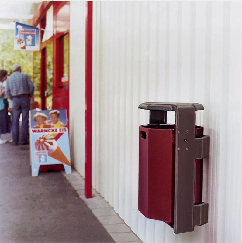 Abfallbehälter COVENTRY, zur Wandbefestigung, Behälter in RAL 3005 weinrot, Rahmen in RAL 8017 schokoladenbraun
