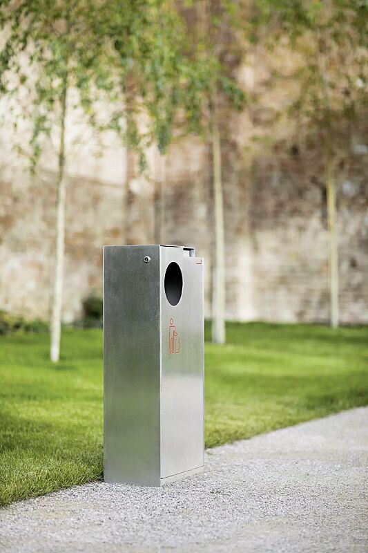 Abfallbehälter CRYSTAL mit Ascher, 55 Liter, ohne Einwurfklappe, Edelstahl, Siebdruck in RAL 3020 verkehrsrot