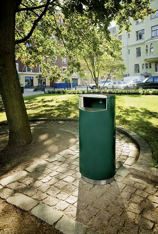 abfallbehaelter-finbin-city__shoKAT0070051 Standbehälter FINBIN CITY aus Stahl, 60 Liter, ohne Ascher, zum Aufdübeln mittels Edelstahlsockel, in RAL 6005 moosgrün