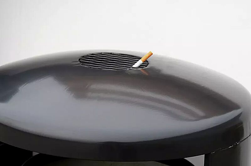 abfallbehaelter-garda---h__shoKAT0038459 Detail: Ascher im Schutzdach