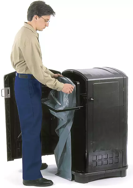 standardmäßig mit ausfahrbarem Abfallsackhalter