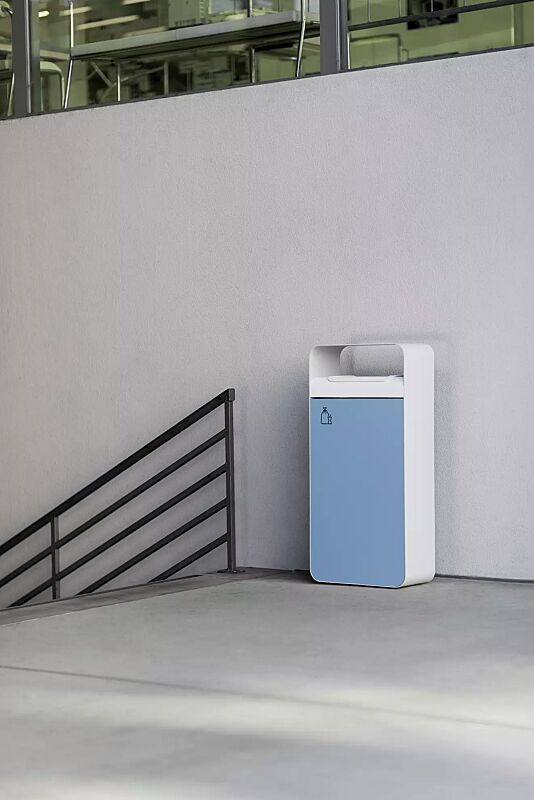 abfallbehaelter-iglau__shoKAT0074272 Abfallbehälter IGLAU, 60 Liter, in RAL 9010 reinweiß und RAL 5024 pastellblau