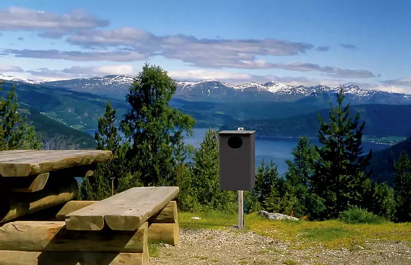 Abfallbehälter KANATA mit Ascher, mit Pfostenbefestigung zum Einbetonieren (Zubehör), in RAL 7021 schwarzgrau