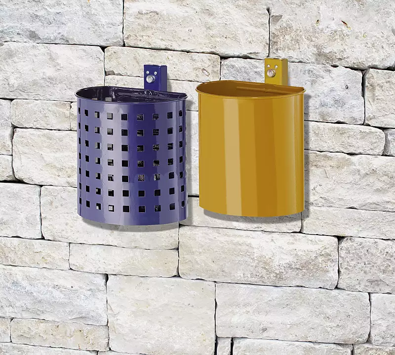 Abfallbehälter KASSEL, mit Lochoptik, in RAL 5013 kobaltblau und aus Vollblech, in RAL 2000 gelborange