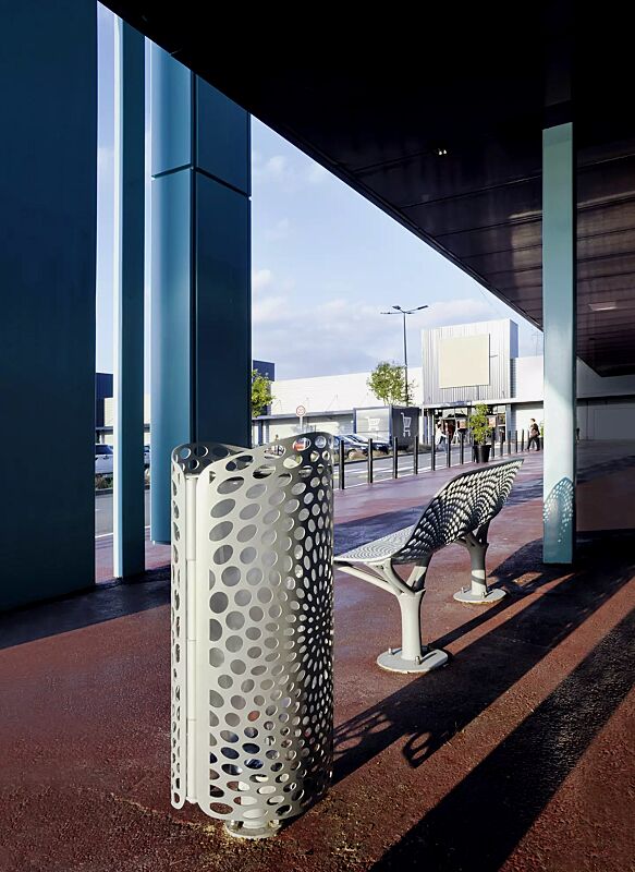 abfallbehaelter-keo__shoKAT0061319 Abfallbehälter und Sitzbank KEO in grau 2900 sable