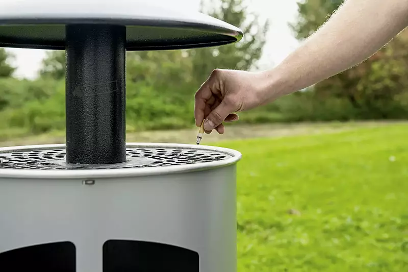 abfallbehaelter-matane__shoKAT0056221 Detail: Ascher