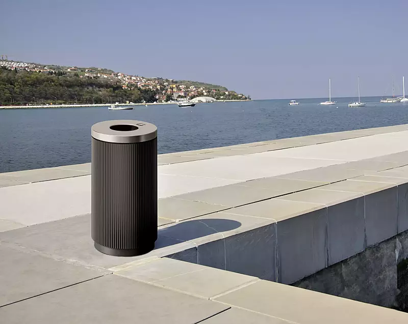 Abfallbehälter MIDDLETON mit Ascher, 100 Liter, zum Aufdübeln, Korpus in DB 703 eisenglimmer