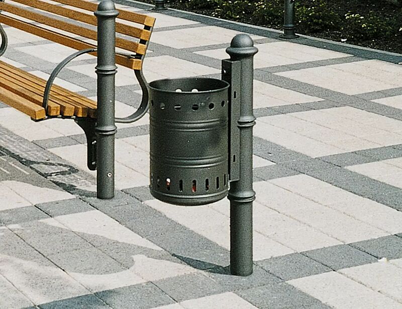 Abfallbehälter mit Poller FAVORIT 90, in DB 703 eisenglimmer