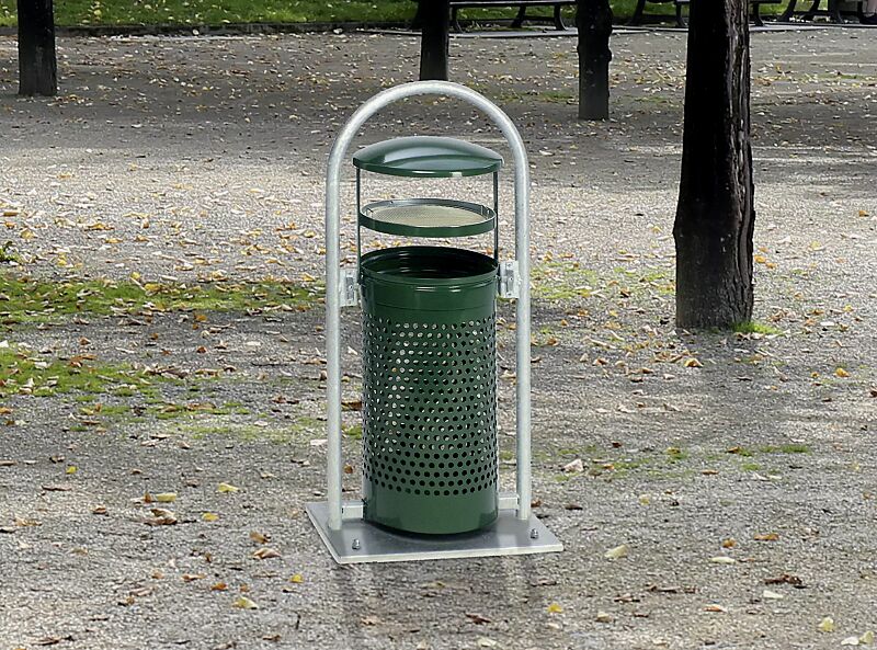 abfallbehaelter-multitalent__shoKAT0063809 Abfallbehälter MULTITALENT mit Ascher, Oberteil und Korpus in RAL 6005 moosgrün