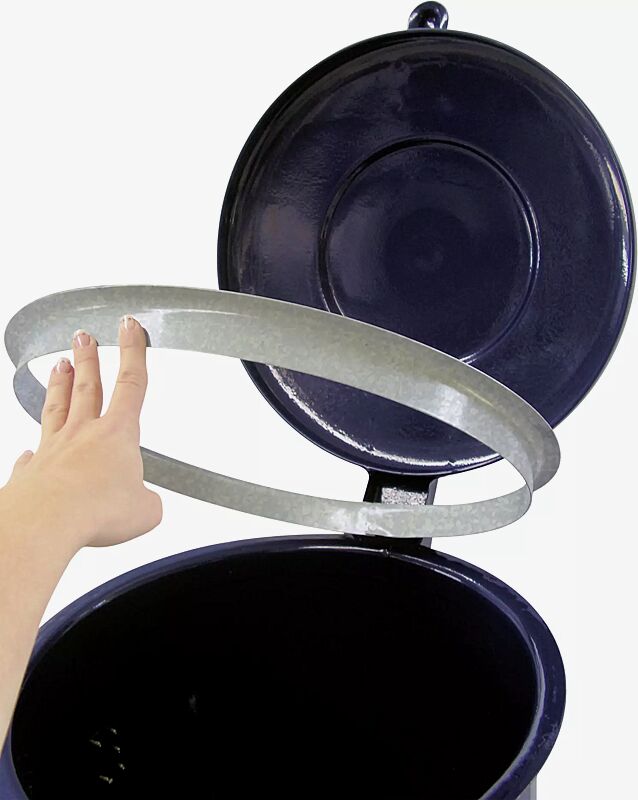 Detail: Klemmring zur Abfallsackbefestigung