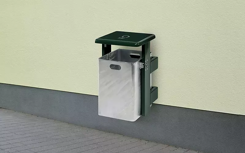 abfallbehaelter-stratford__shoKAT0064478 Abfallbehälter STRATFORD, mit Ascher, Schutzdach und Ständer in RAL 6005 moosgrün, Behälter feuerverzinkt