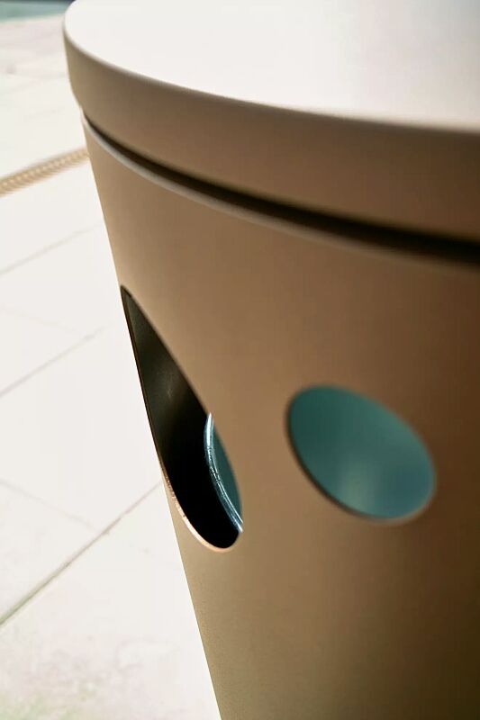 abfallbehaelter-swissbin__shoKAT0043519 Abfallbehälter SWISSBIN zum freien Aufstellen, in RAL 8024 beigebraun