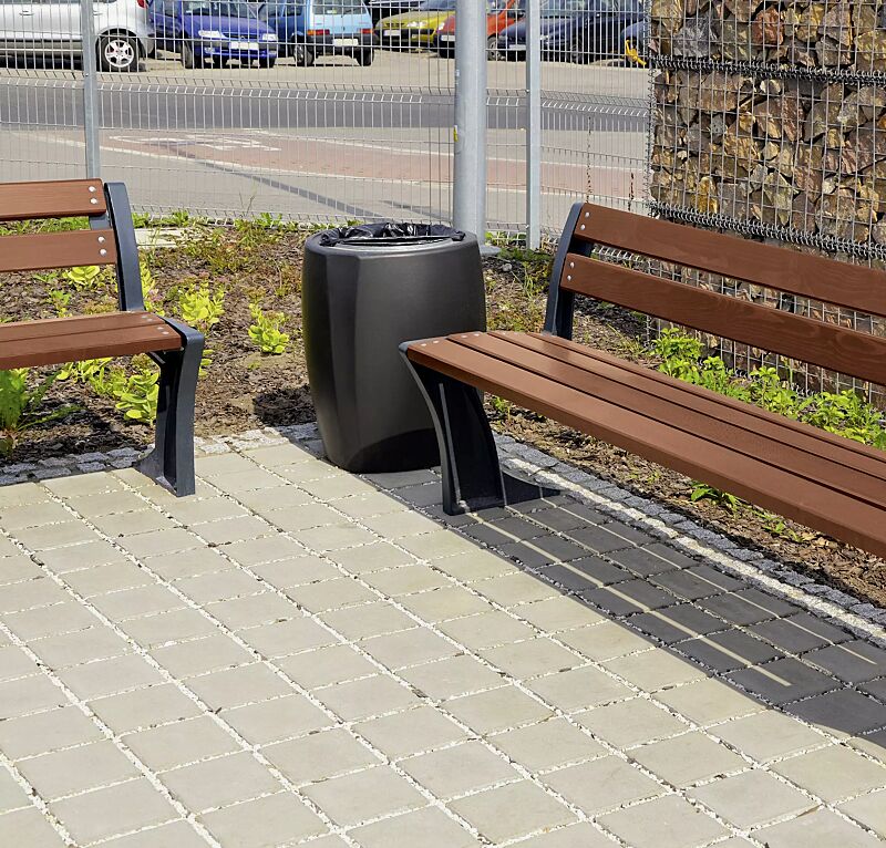 Abfallbehälter TALLIN in RAL 7016 anthrazitgrau und Sitzbank TALLIN mit Rückenlehne, Stahlteile in RAL 7016 anthrazitgrau