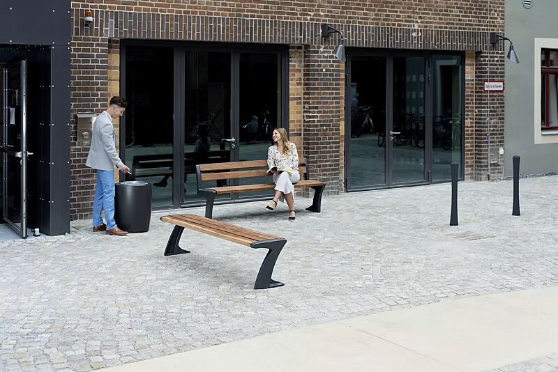 Kollektion TALLIN bestehend aus Abfallbehälter, Sitzbank und Poller