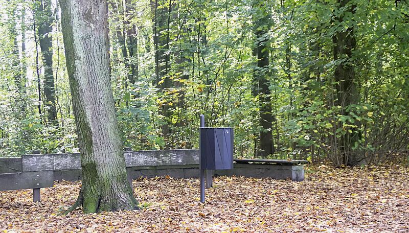 Abfallbehälter TENBY zur Pfosten­befestigung (Pfosten Zubehör), 50 Liter, in RAL 7016 anthrazitgrau