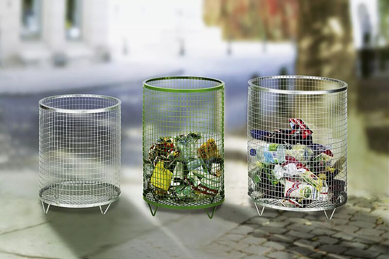 Abfallbehälter NELSON, zweimal mit Stahlblechboden und feuerverzinkt, einmal mit Drahtgitterboden in RAL 6010 grasgrün