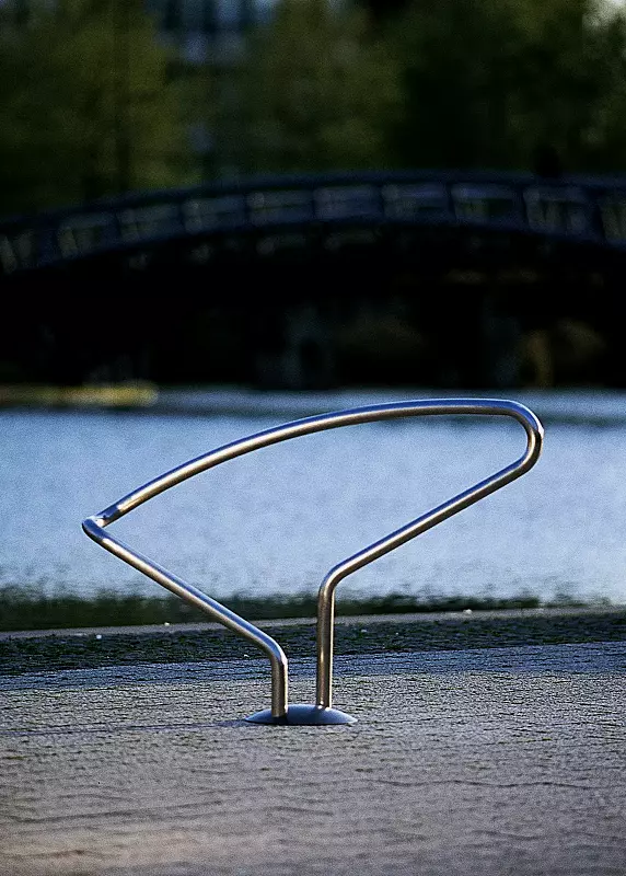 anlehnbuegel-austin__shoKAT0041422 Anlehnbügel AUSTIN, langer Bügel, Edelstahl