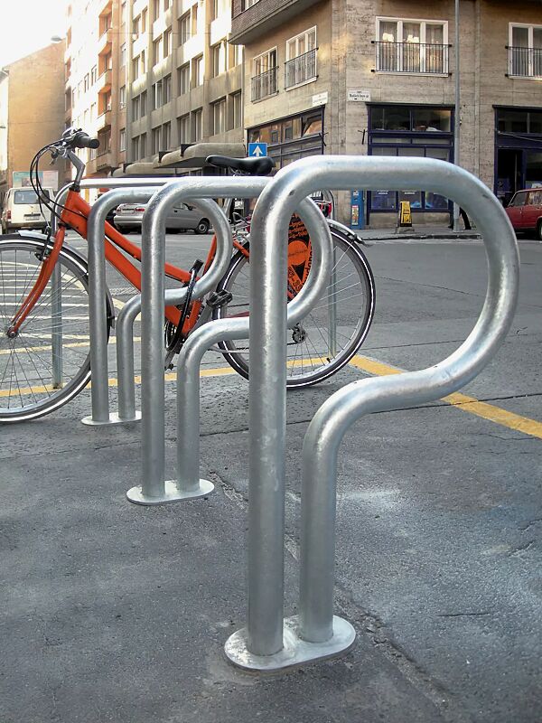 anlehnbuegel-bikepark__shoKAT0050792 Anlehnbügel BIKEPARK, zum Aufdübeln