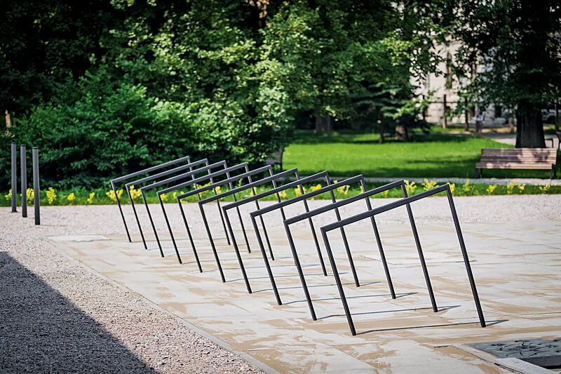 anlehnbuegel-edgetyre__shoKAT0036080 Anlehnbügel EDGETYRE, Breite 1220 mm, in RAL 7016 anthrazitgrau